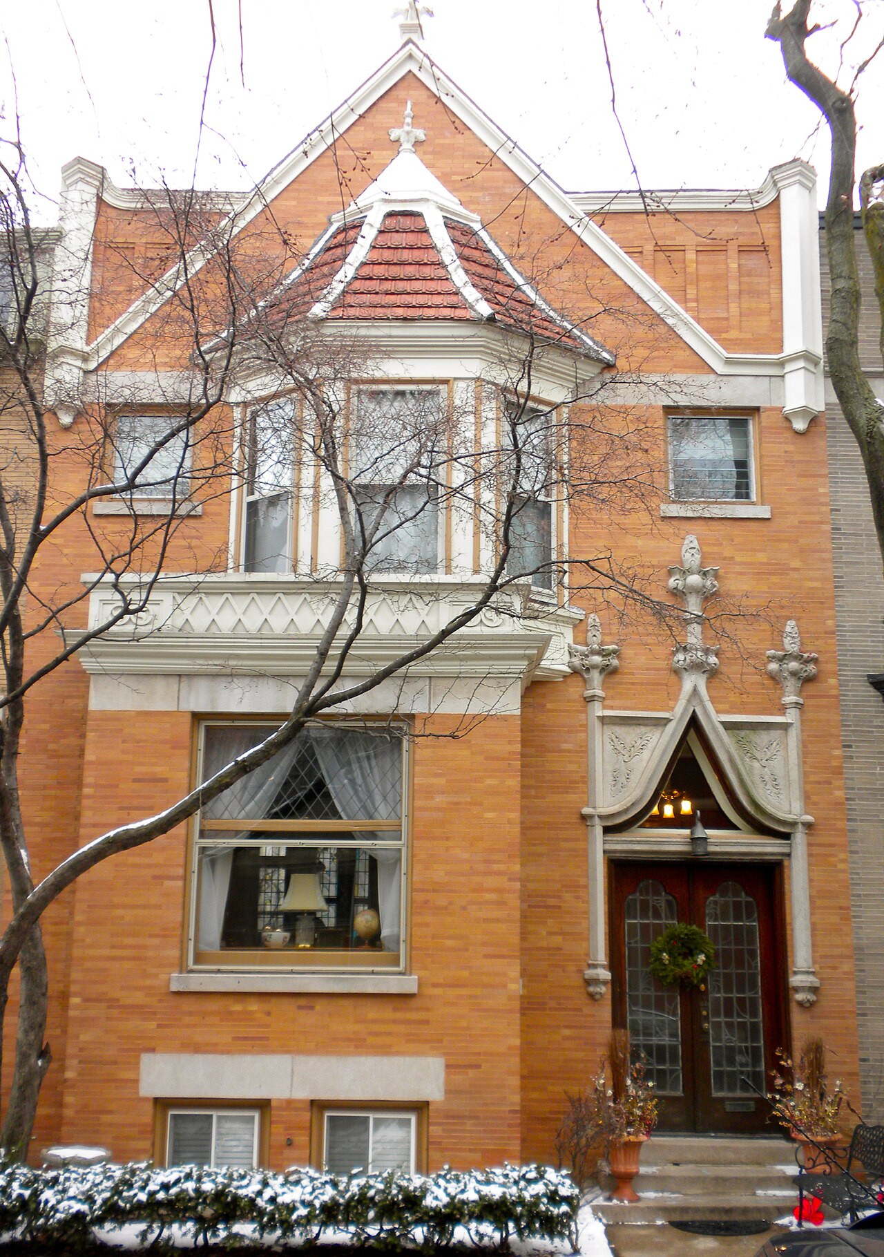 Alta Vista Terrace: Chicago's Block of 40 Row Houses That Mirror Each Other - Image 2