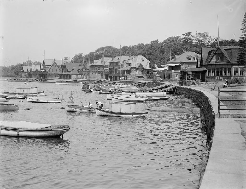 Boathouse Row: The Neon Jewel of the Schuylkill - Image 3