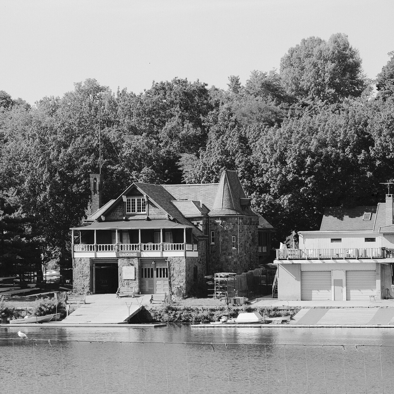 Boathouse Row: The Neon Jewel of the Schuylkill - Image 4
