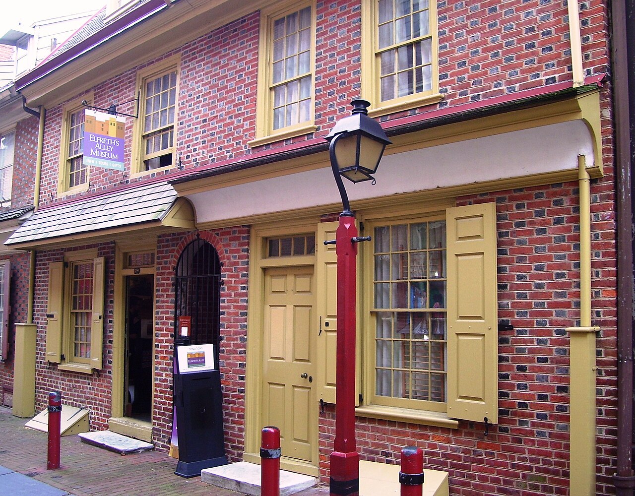 Elfreth's Alley: One of America's Oldest Residential Streets - Image 2