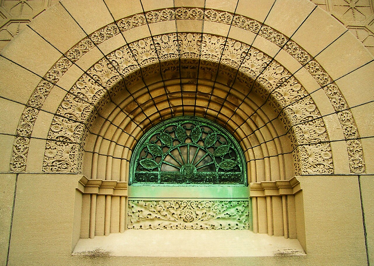 Graceland Cemetery's Getty Tomb: Louis Sullivan's Forgotten Masterpiece - Image 2