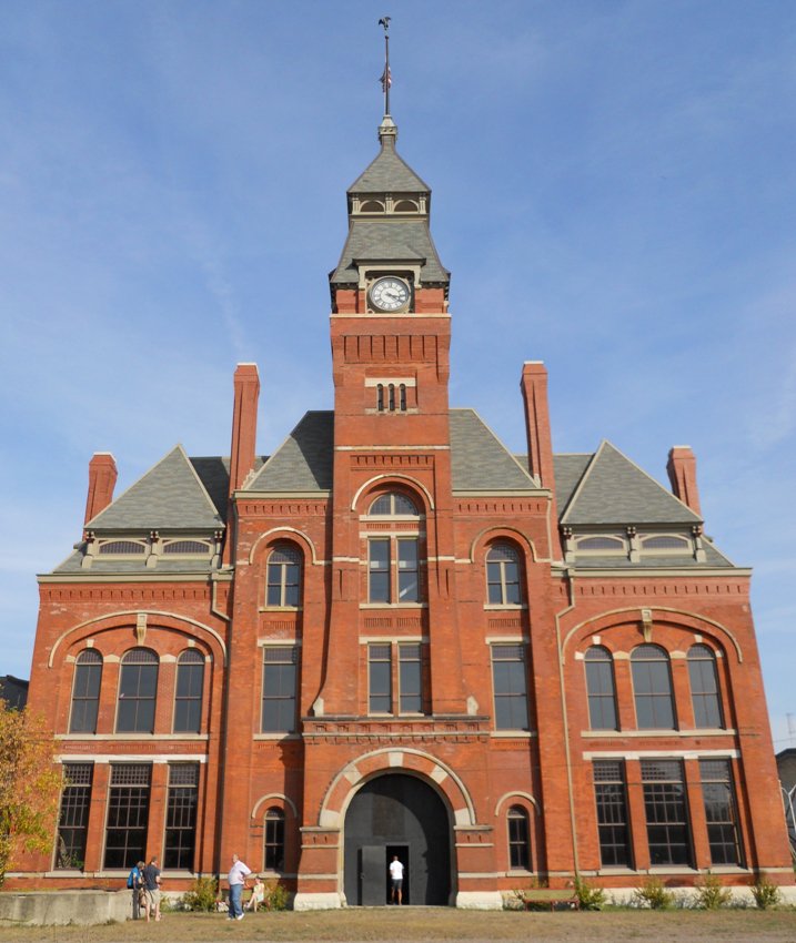 Pullman: The Company Town Where Workers Lived, Worked, and Paid Rent to One Man - Image 1