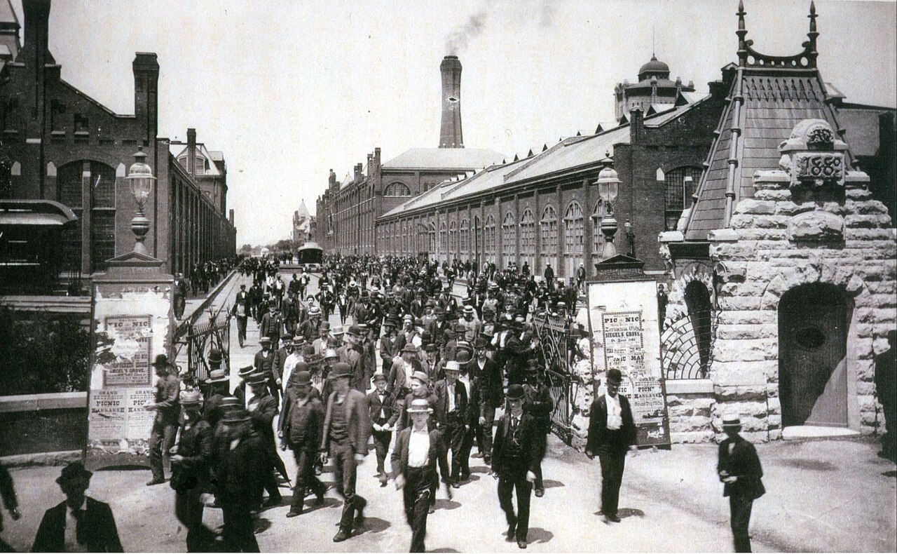 Pullman: The Company Town Where Workers Lived, Worked, and Paid Rent to One Man - Image 3