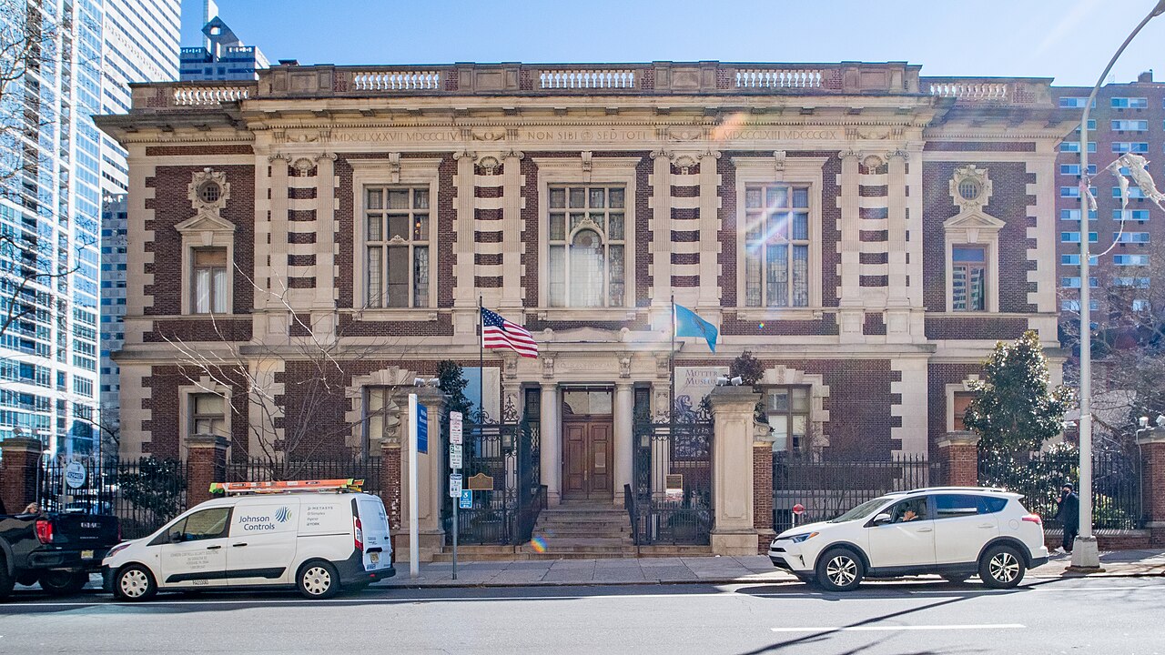 The Mütter Museum: Philadelphia's Cabinet of Curiosities - Image 1