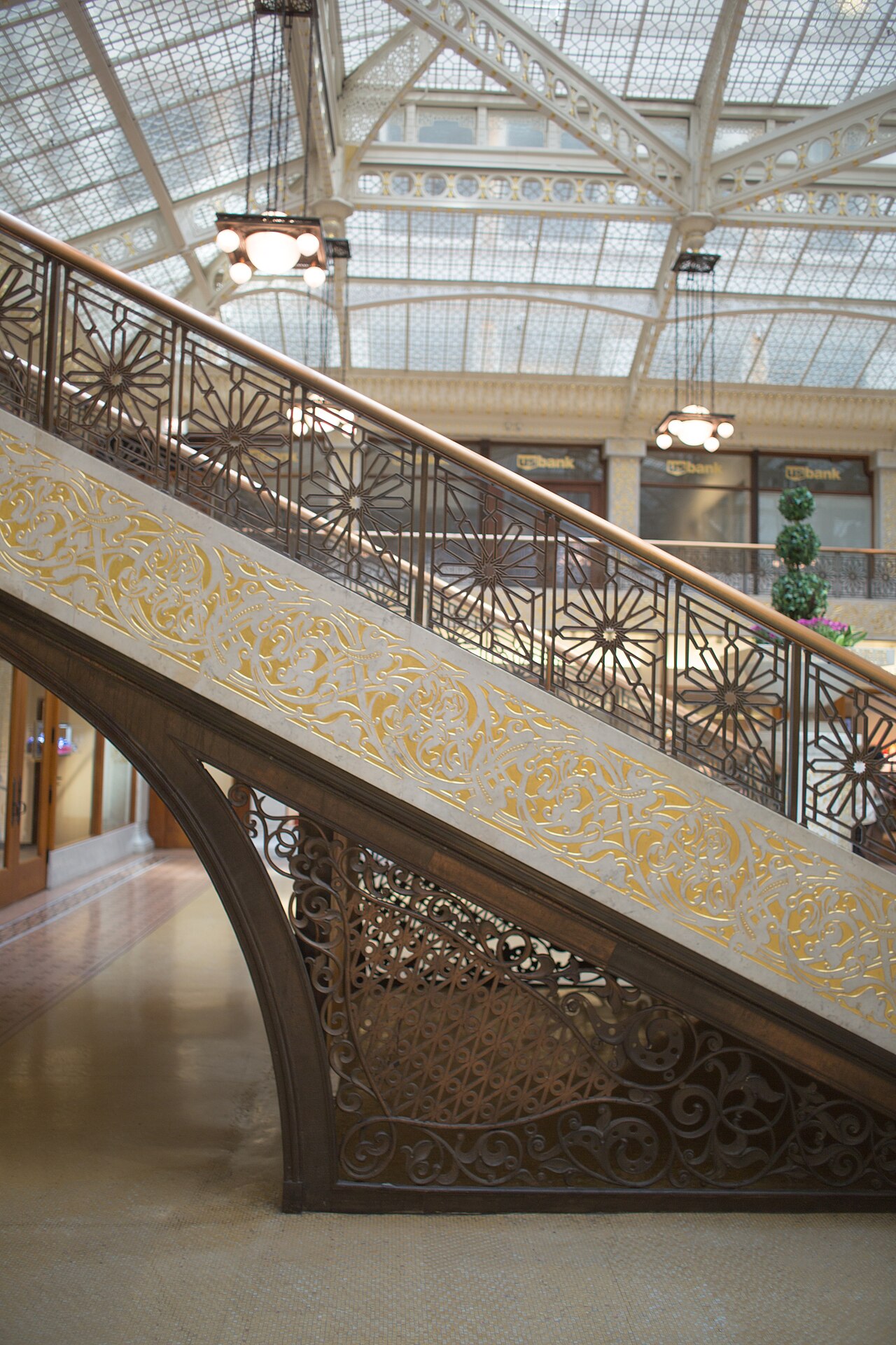 The Rookery: Where Frank Lloyd Wright Walked Into Someone Else's Masterpiece - Image 4