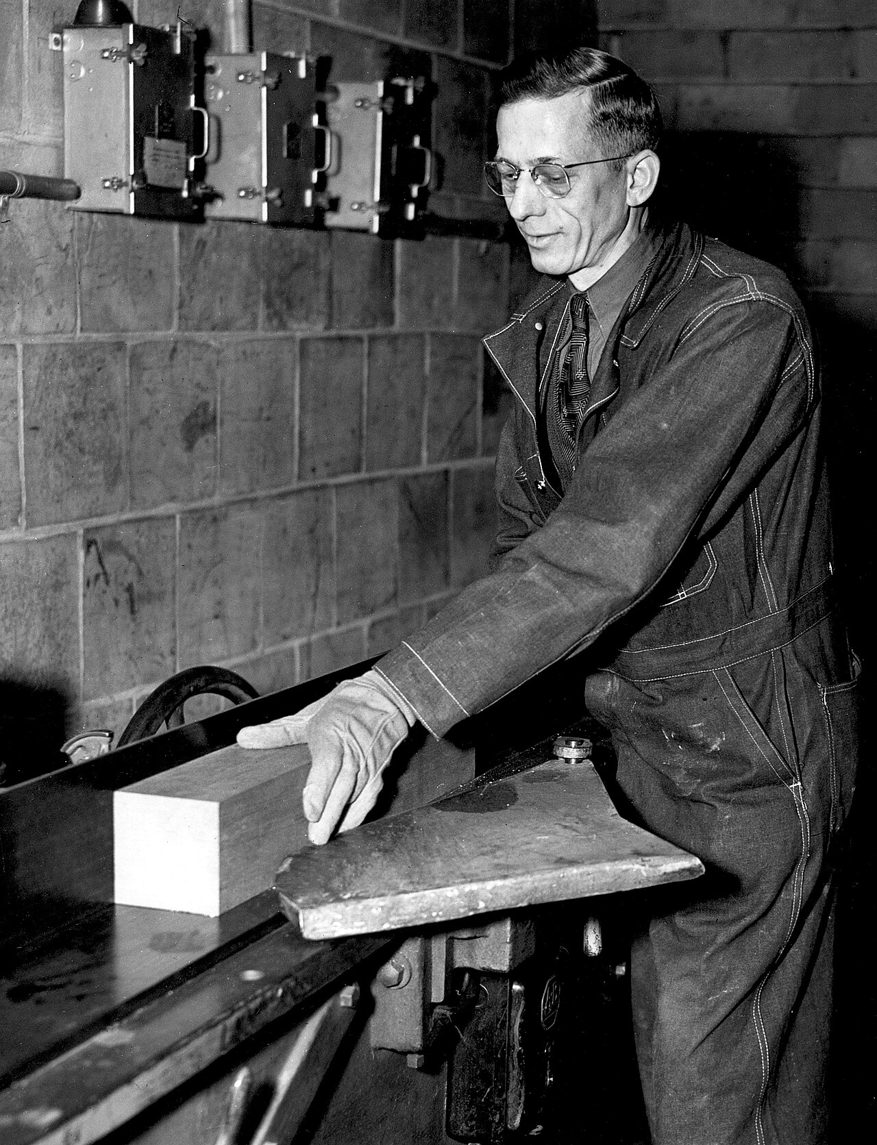The World's First Nuclear Reactor Was Built Under a Squash Court - Image 3